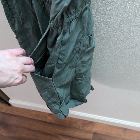 Short jumpsuit in sage green F21 size m - Picture 3 of 5